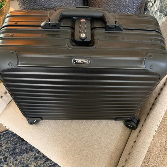 rimowa stealth